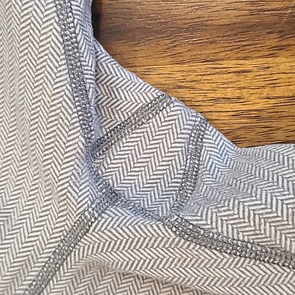 Women’s Lululemon *rare* ghost herringbone legging size 4 - Picture 5 of 6